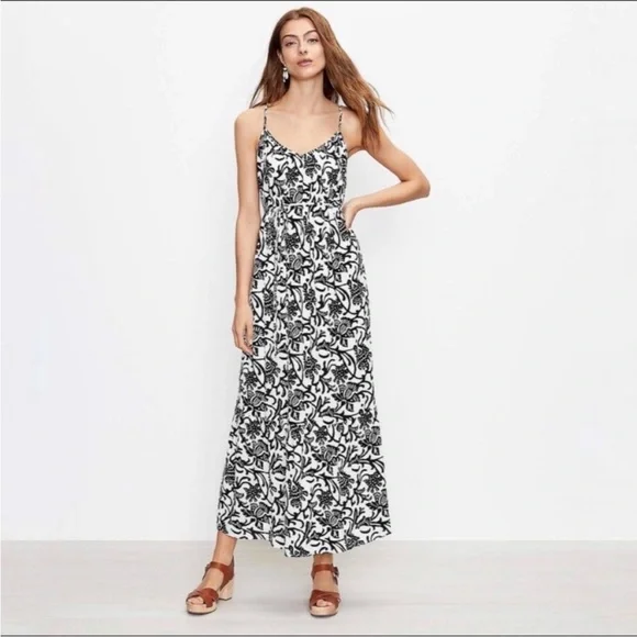 Loft Black & White Floral Sleeveless Strappy Maxi Dress Size Medium Petite